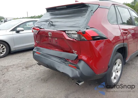 2020 Toyota Rav4 Xle z USA, uszkodzony, nr VIN JTMP1RFV0LD529822